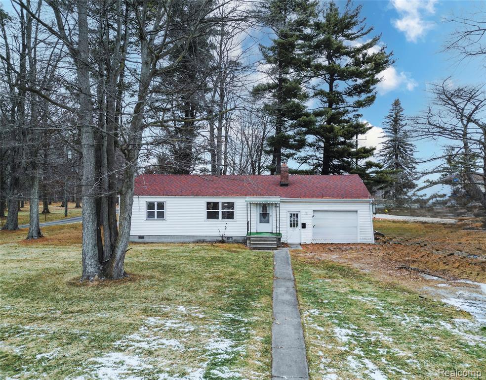 5602 Lapeer Road Property Photo 1