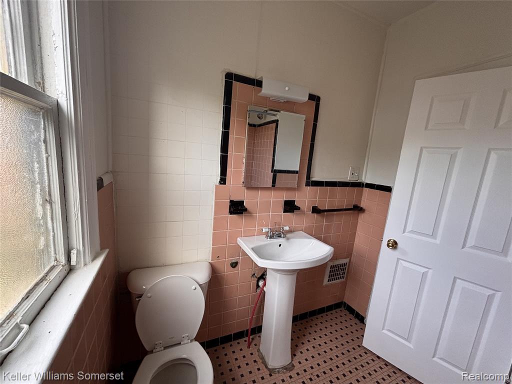 15771 Turner St Property Photo 8