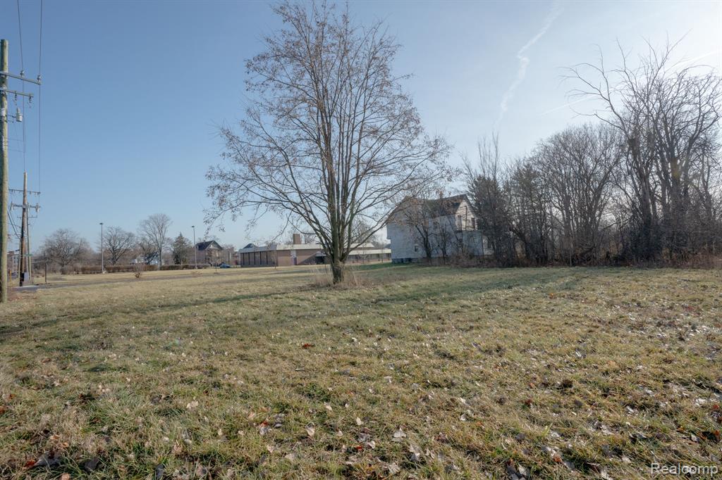 1251 Concord Street Property Photo 3