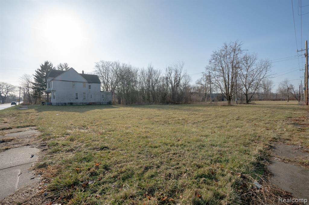 1251 Concord Street Property Photo 4