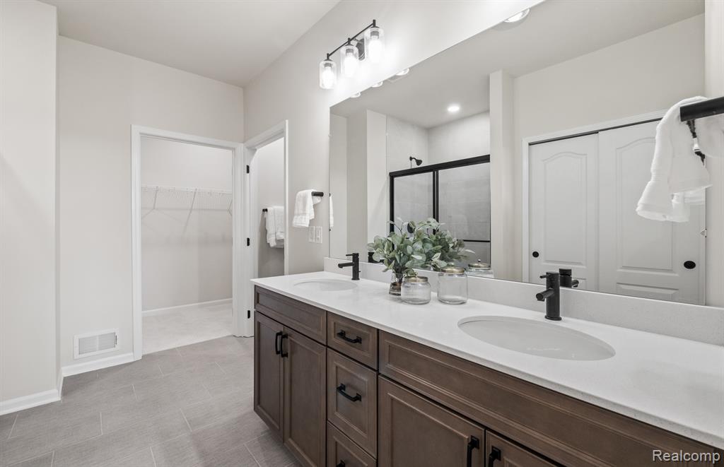 55834 Oak Pointe Drive Property Photo 12