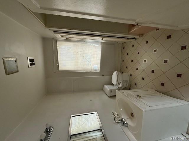 11635 Minock Street Property Photo 7