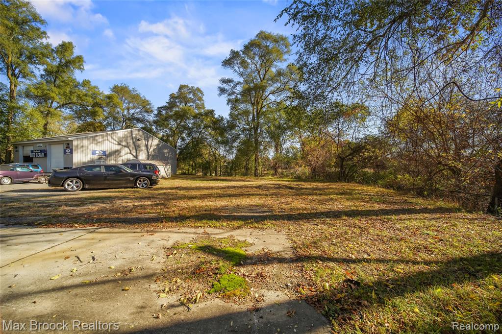 105 S Ortonville Road Property Photo 37