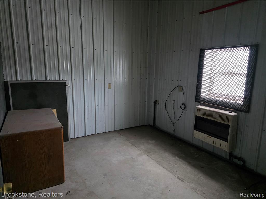 7435 N Dort Highway Property Photo 4