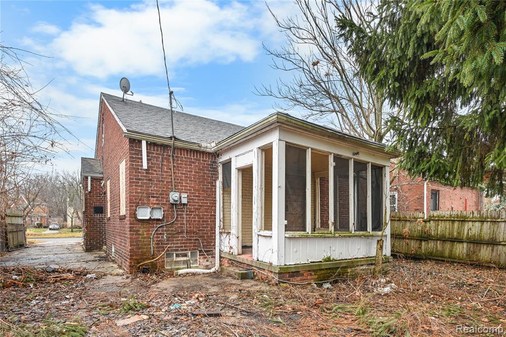 11137 E Outer Drive Property Photo 4