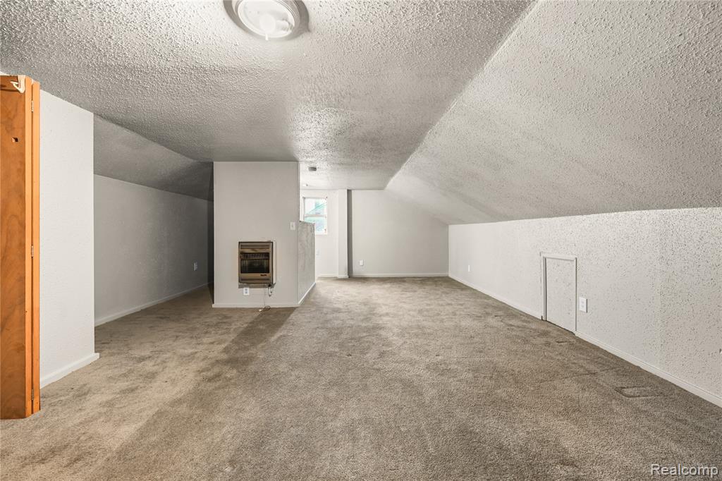 11137 E Outer Drive Property Photo 17