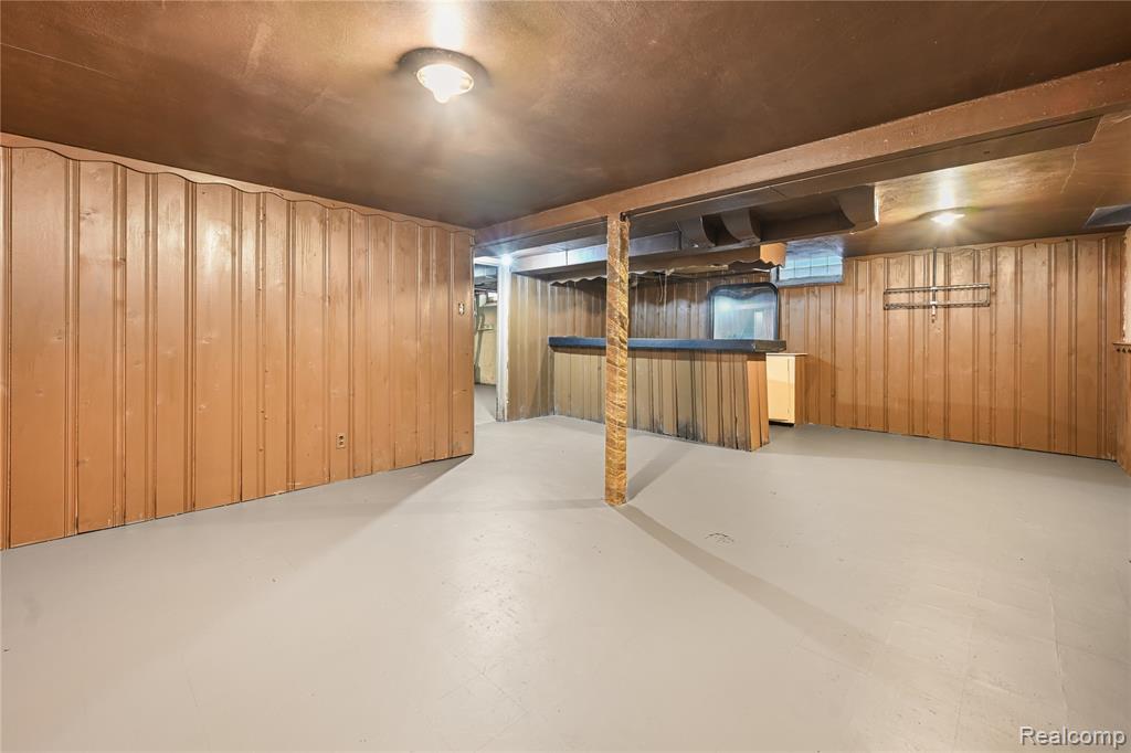 11137 E Outer Drive Property Photo 18