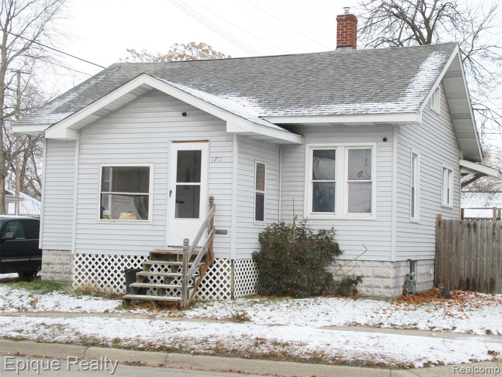 1711 Oak Street Property Photo 1