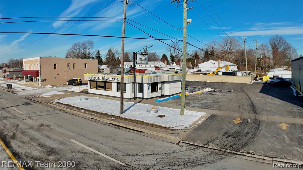 27010 Plymouth Road Property Photo 6