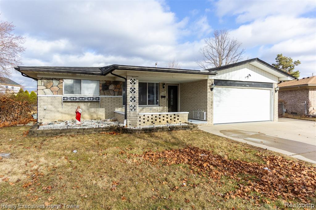 36218 Allison Drive Property Photo 2