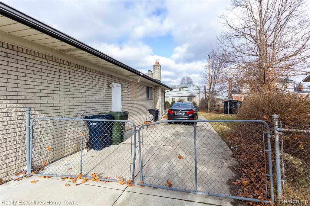 36218 Allison Drive Property Photo 5