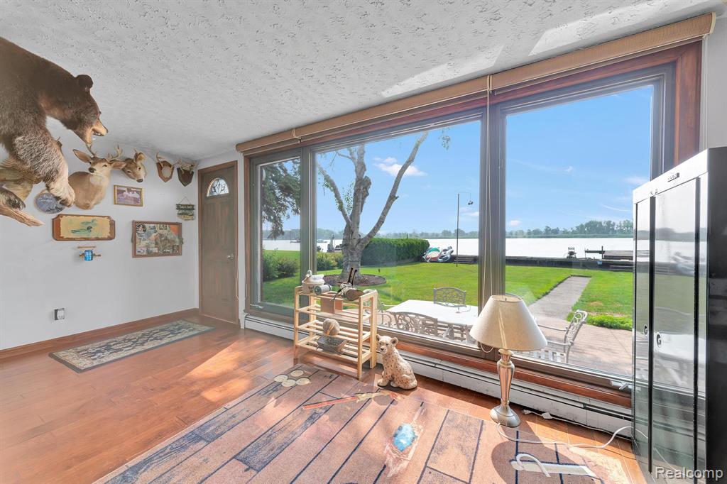 429 Edgewater Property Photo 17