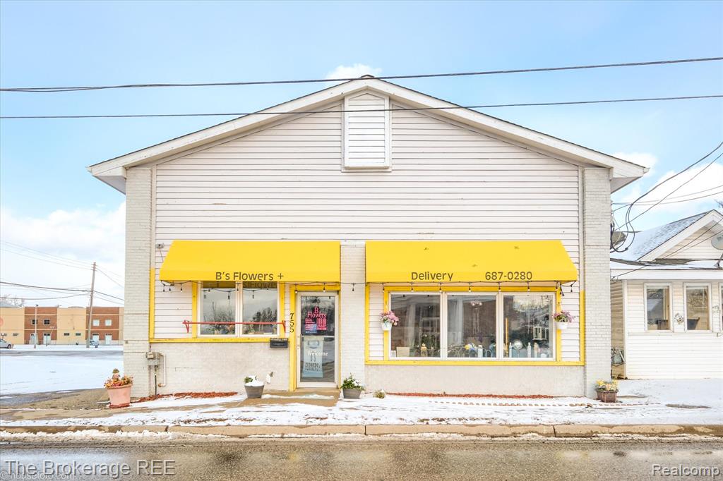 755 E Mount Morris Street Property Photo 2