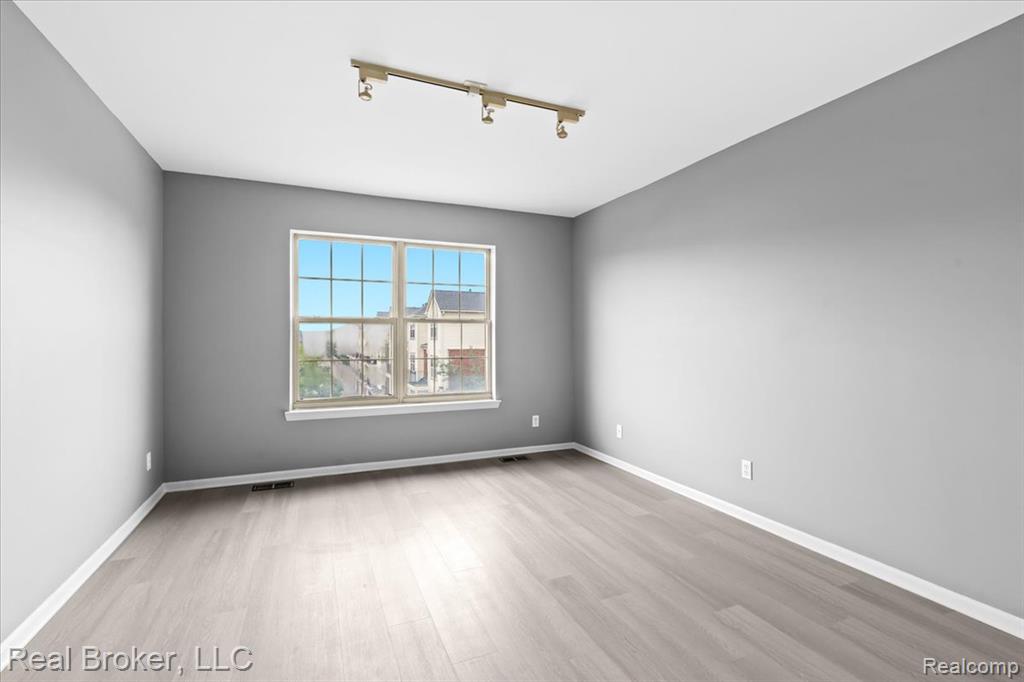 1546 Devon Lane Property Photo 20