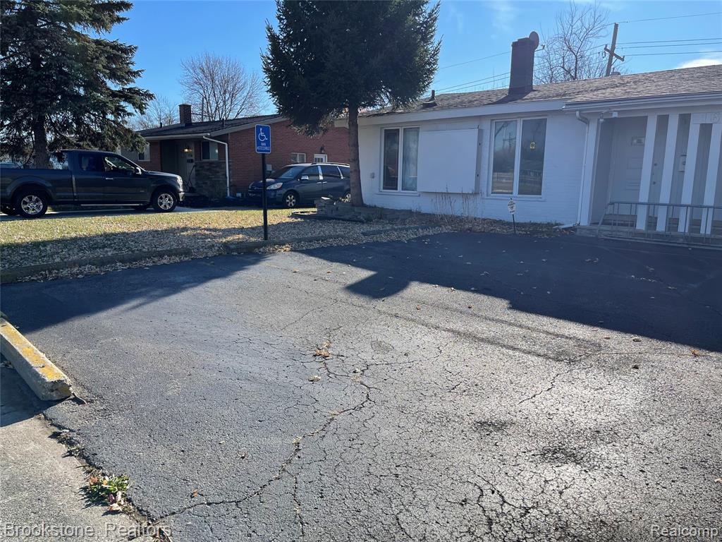16983 W 10 Mile Road Property Photo 2