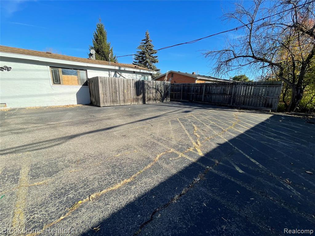 16983 W 10 Mile Road Property Photo 8