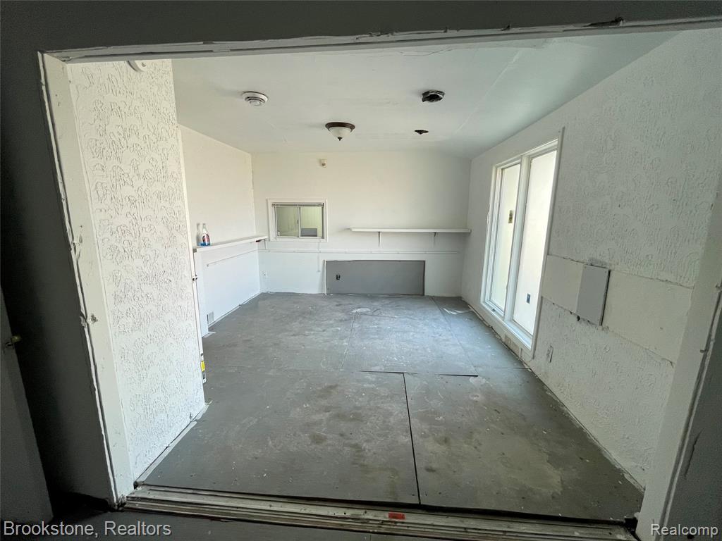 16983 W 10 Mile Road Property Photo 16
