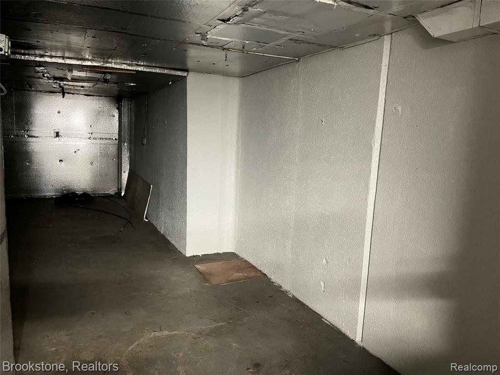 16983 W 10 Mile Road Property Photo 20