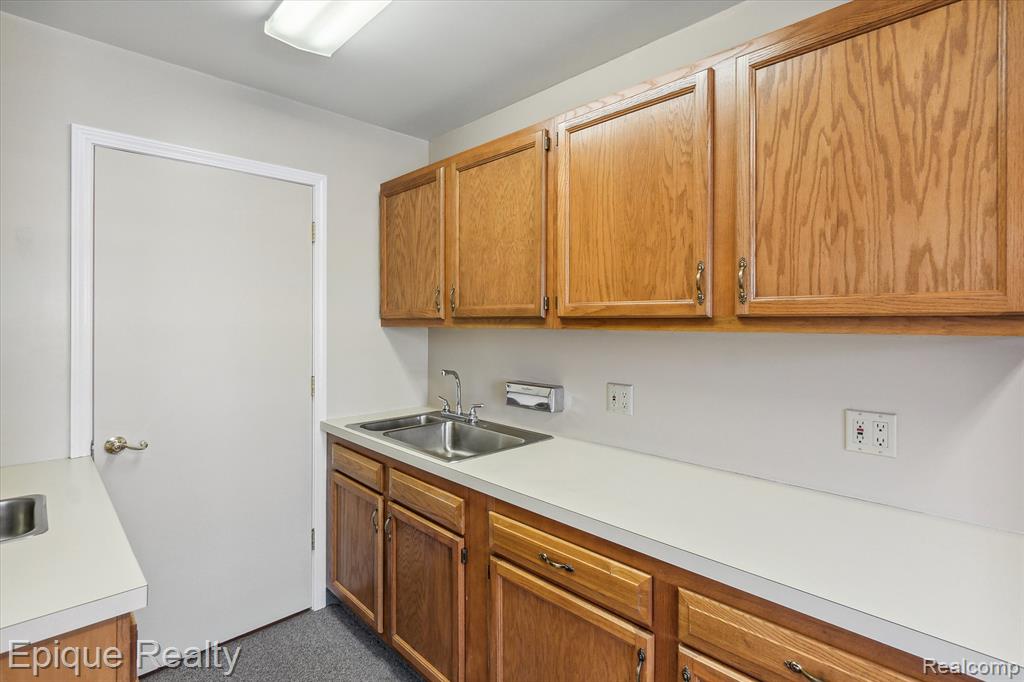 1425 S Graham Road Property Photo 29
