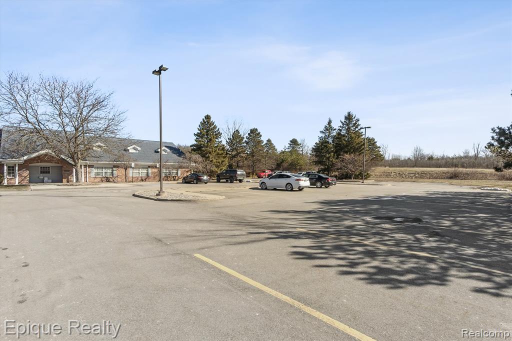 1425 S Graham Road Property Photo 35