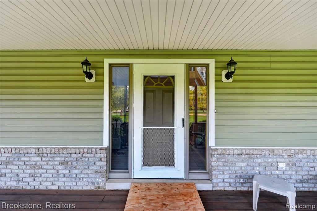 5163 Country Squire Road Property Photo 6