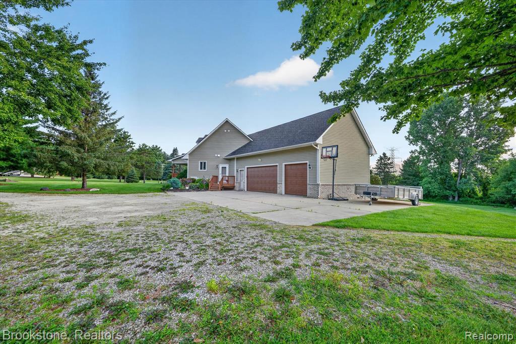 5163 Country Squire Road Property Photo 7