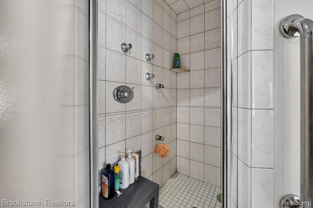 5163 Country Squire Road Property Photo 28
