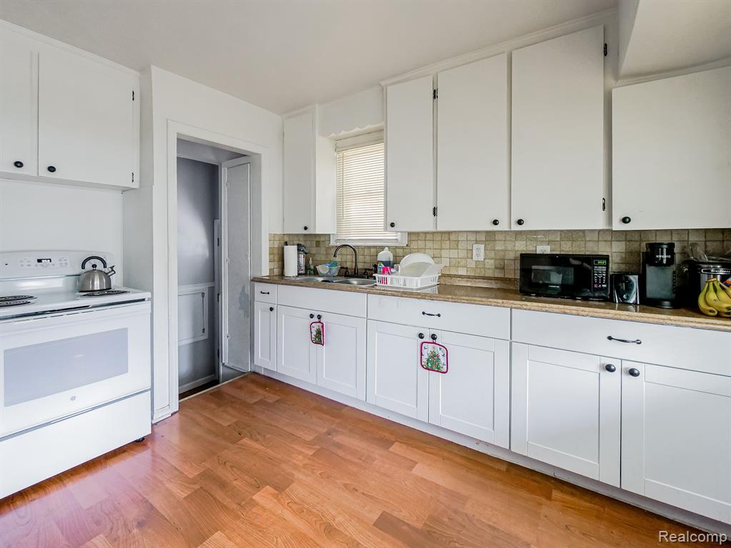21733 Rausch Avenue Property Photo 2