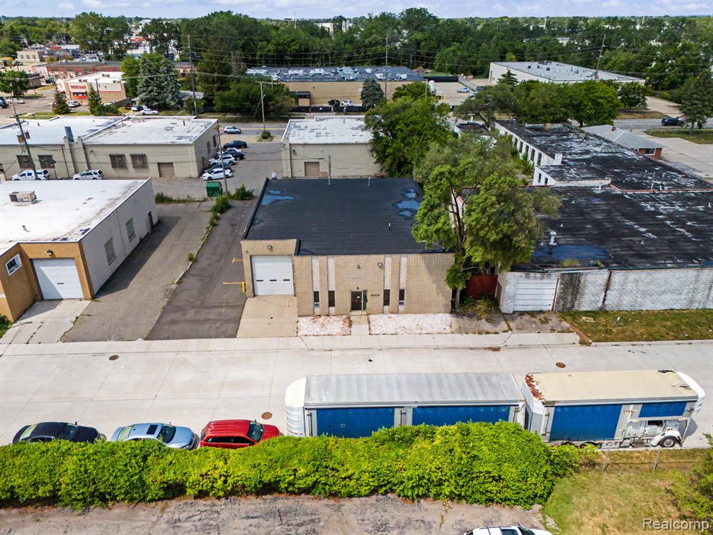 23201 Roseberry Avenue Property Photo 4