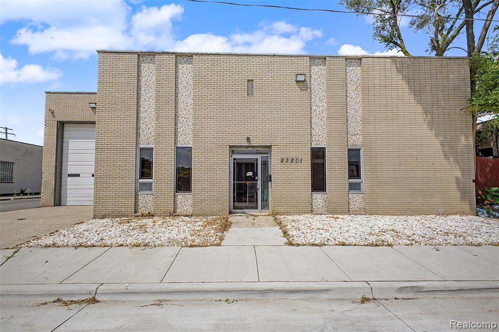 23201 Roseberry Avenue Property Photo 41