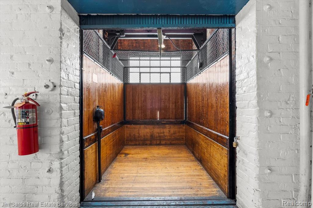 2000 Brooklyn Street Property Photo 5