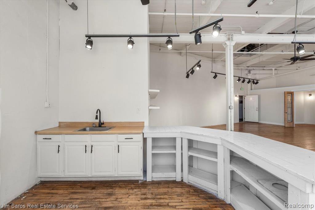 2000 Brooklyn Street Property Photo 8