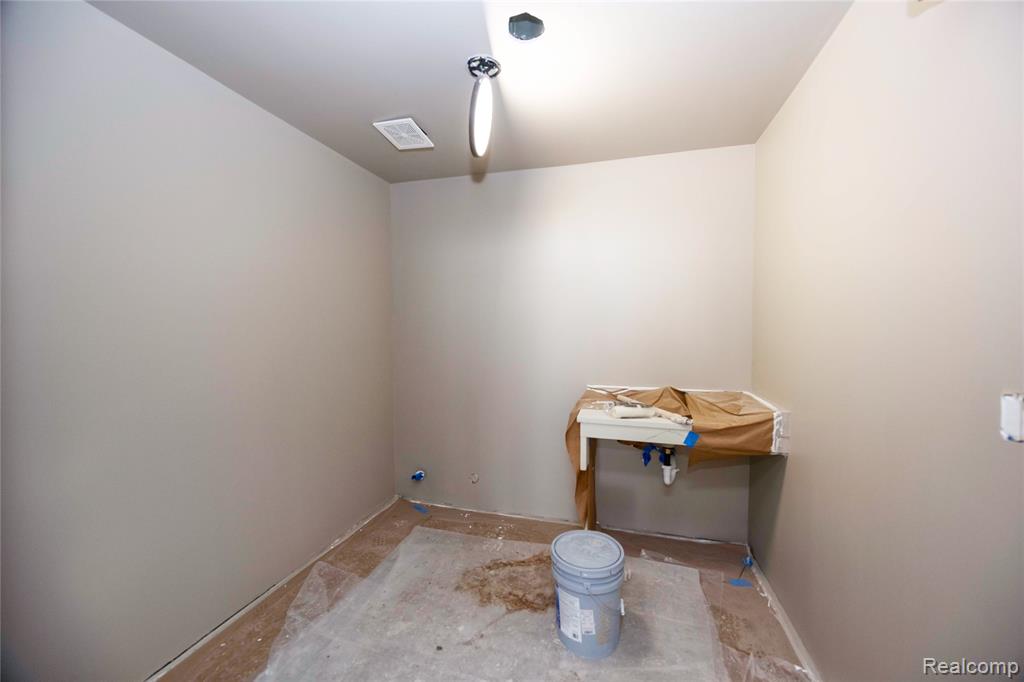 34788 Plymouth Road Property Photo 11