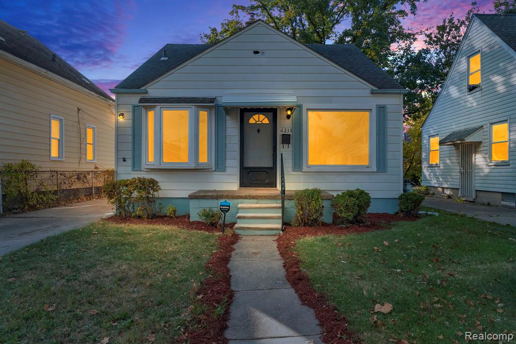 6235 Rosemont Avenue Property Photo 1