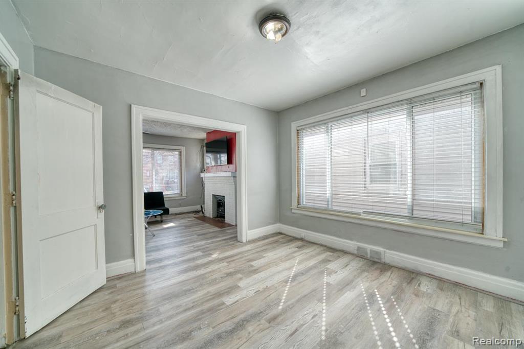 15509 Holmur Street Property Photo 15