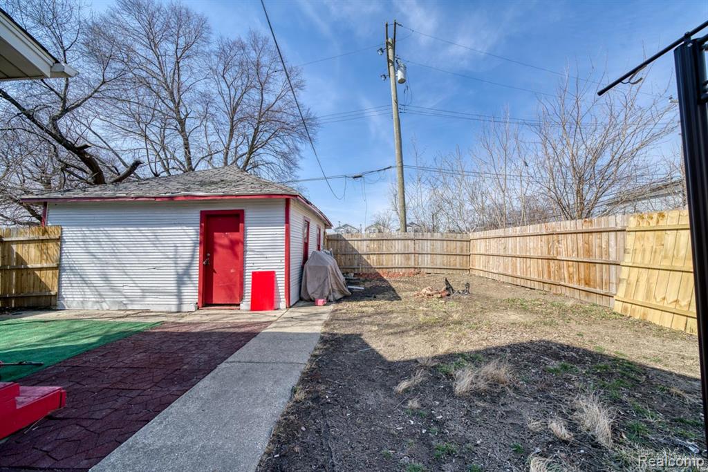 15509 Holmur Street Property Photo 30