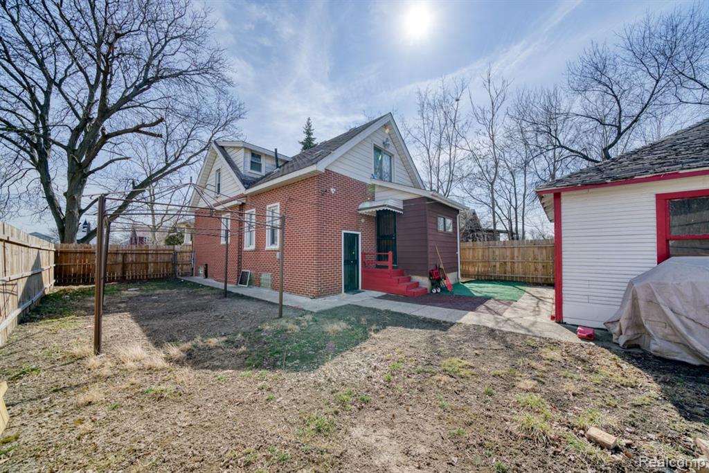 15509 Holmur Street Property Photo 31