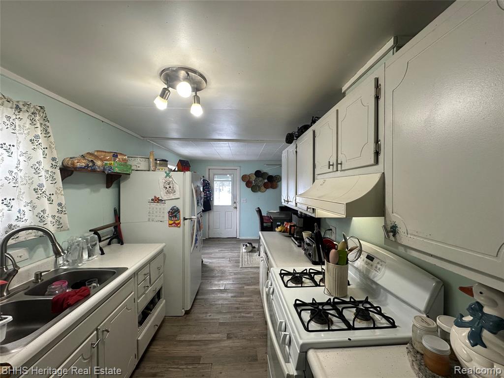 126 W Mason Property Photo 5