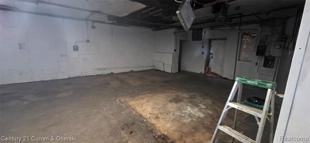 15282 Middlebelt Road Property Photo 6