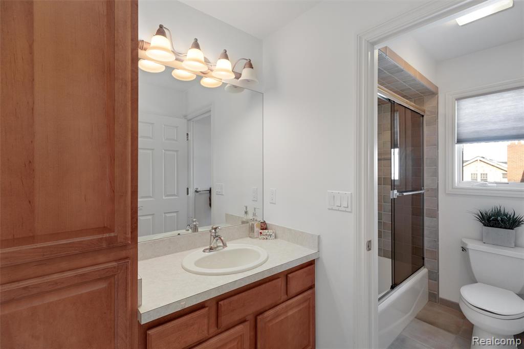 34330 Jefferson Avenue Property Photo 40