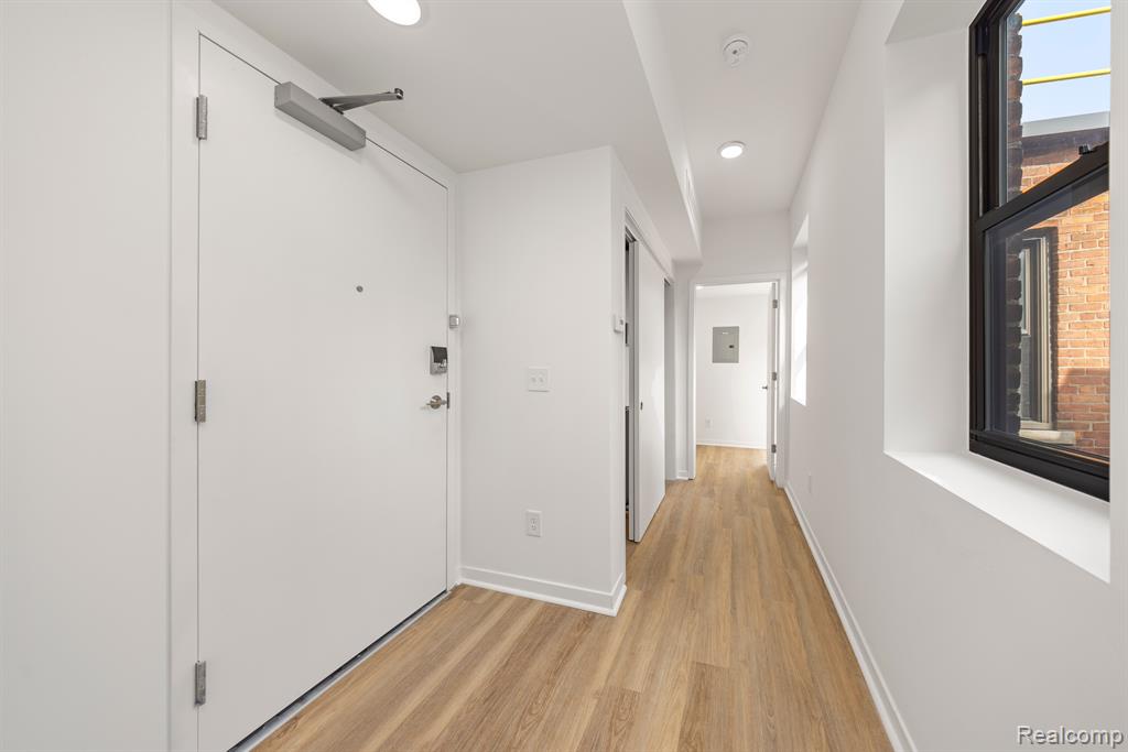 100 Seward Street Property Photo 8