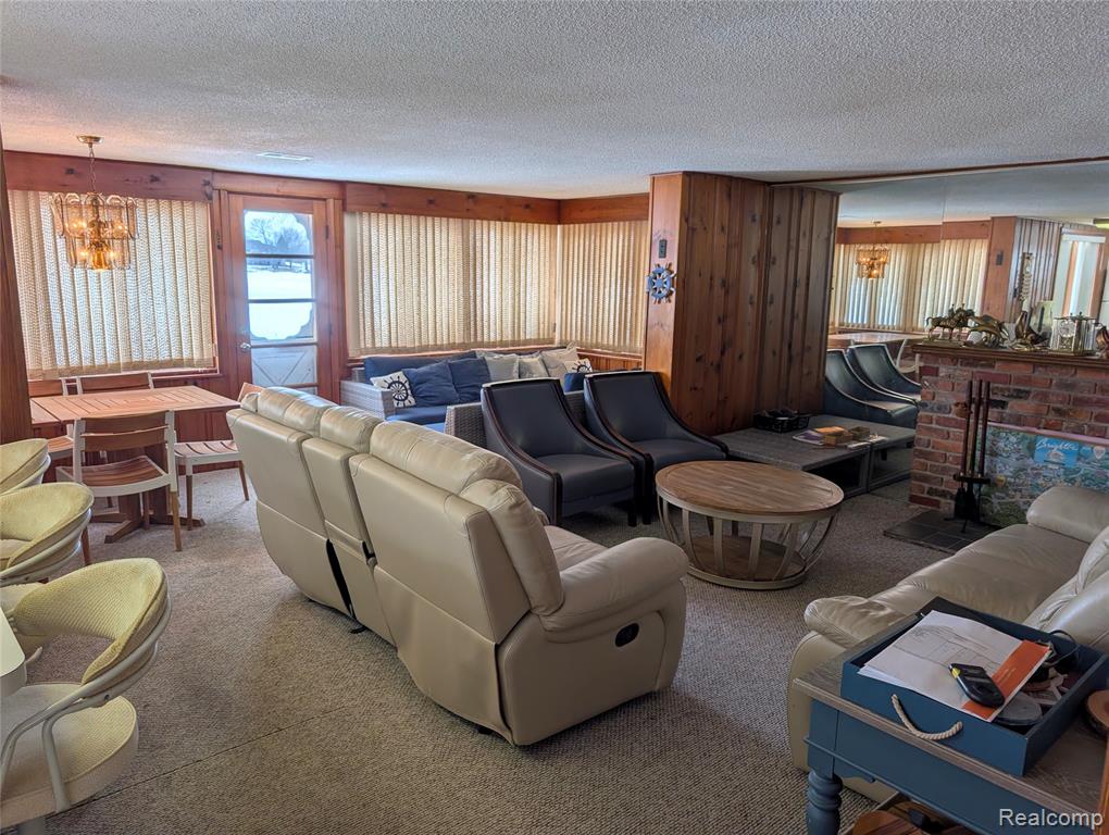 8461 Woodland Shore Drive Property Photo 5