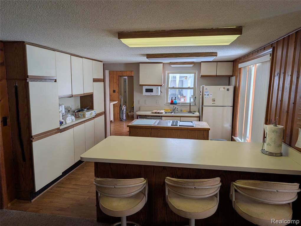 8461 Woodland Shore Drive Property Photo 13