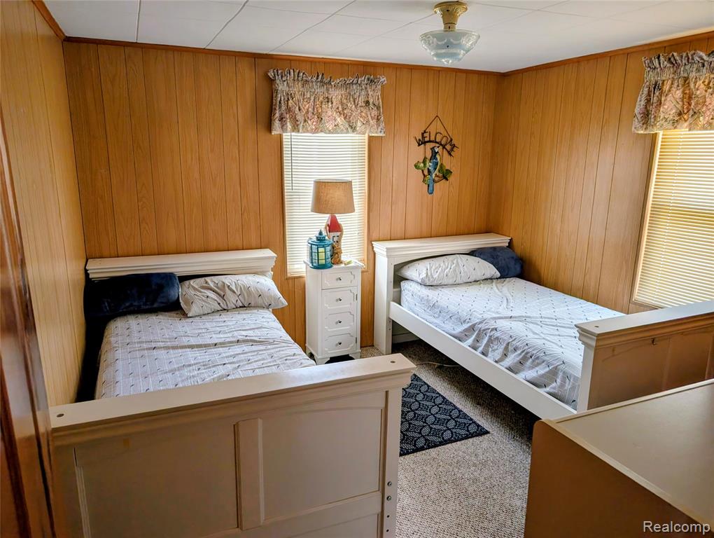 8461 Woodland Shore Drive Property Photo 15
