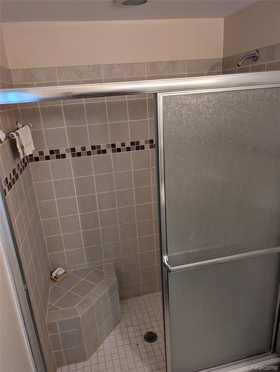 8461 Woodland Shore Drive Property Photo 18