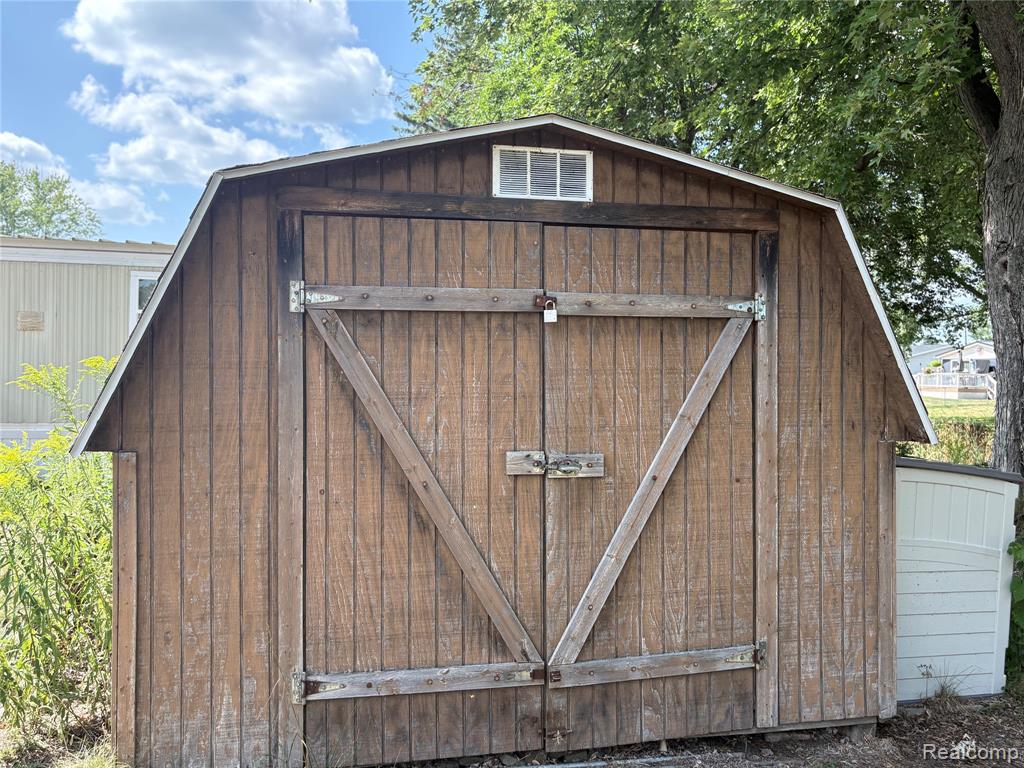 336 Twin Lake Road Property Photo 5