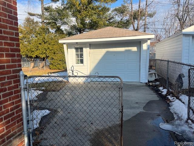 9918 Woodring Street Property Photo 2