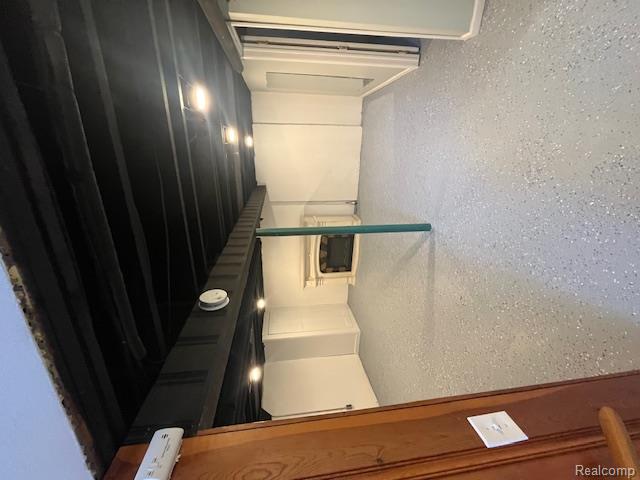 9918 Woodring Street Property Photo 25