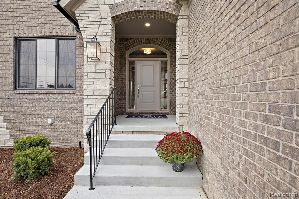 1050 Invitational Drive Property Photo 3