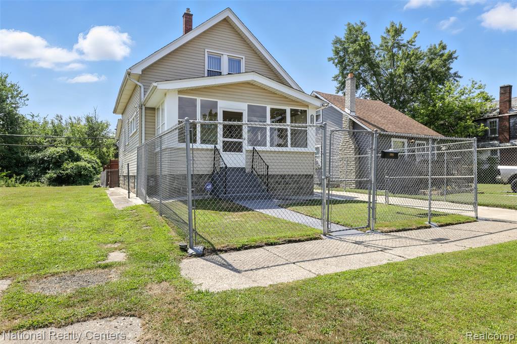 1041 Adeline Street Property Photo 3